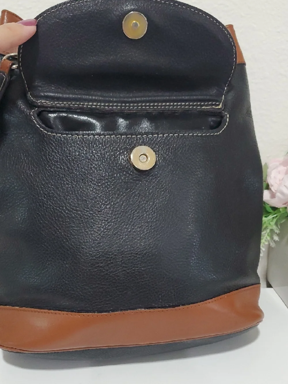 🇮🇹Vintage Bally Pebbled Black Leather Brown Trim Chain Shoulder Bag🤎🖤 - Picture 8 of 16